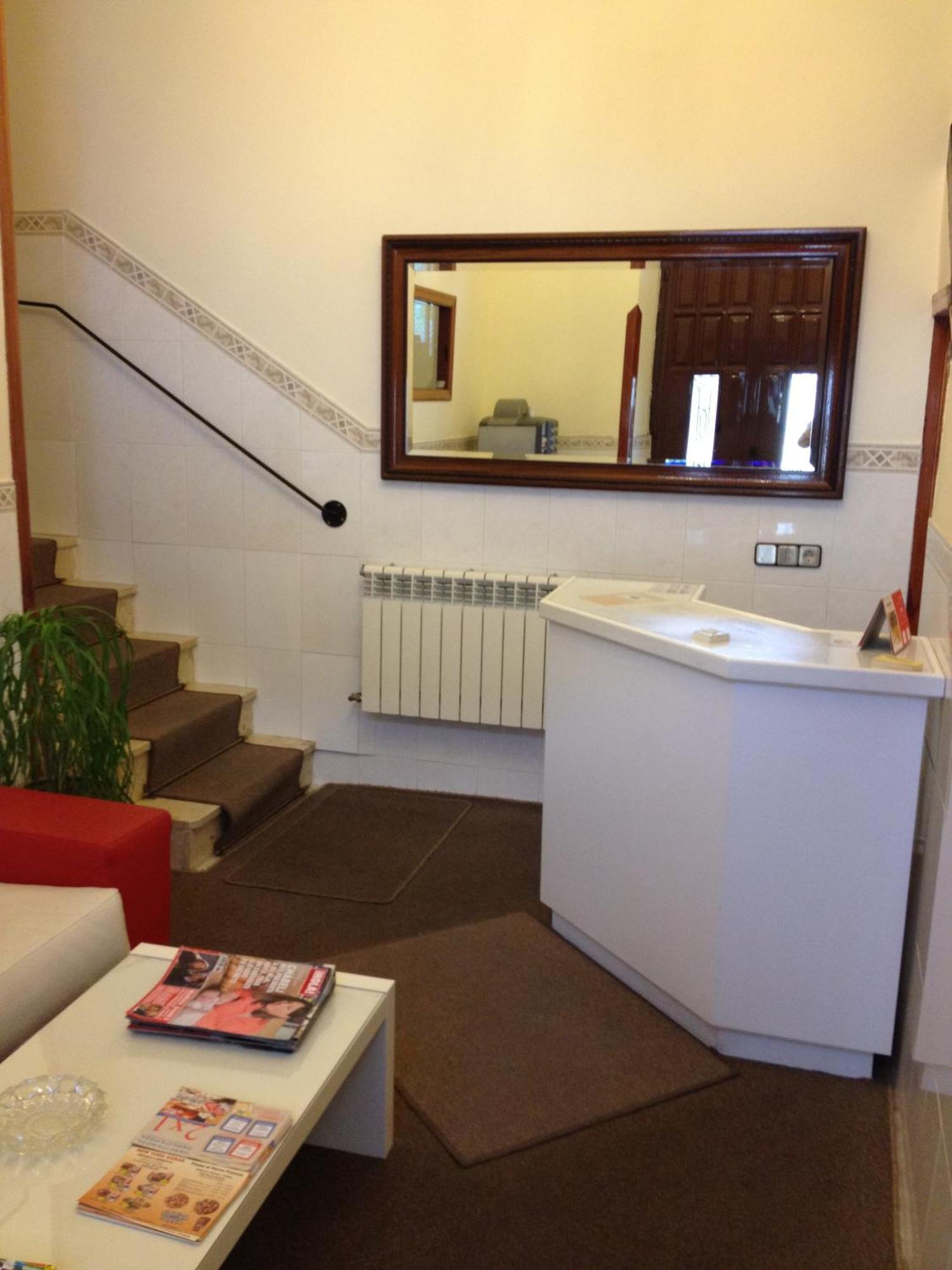 Hostal Cervantes Valdemoro Exterior foto