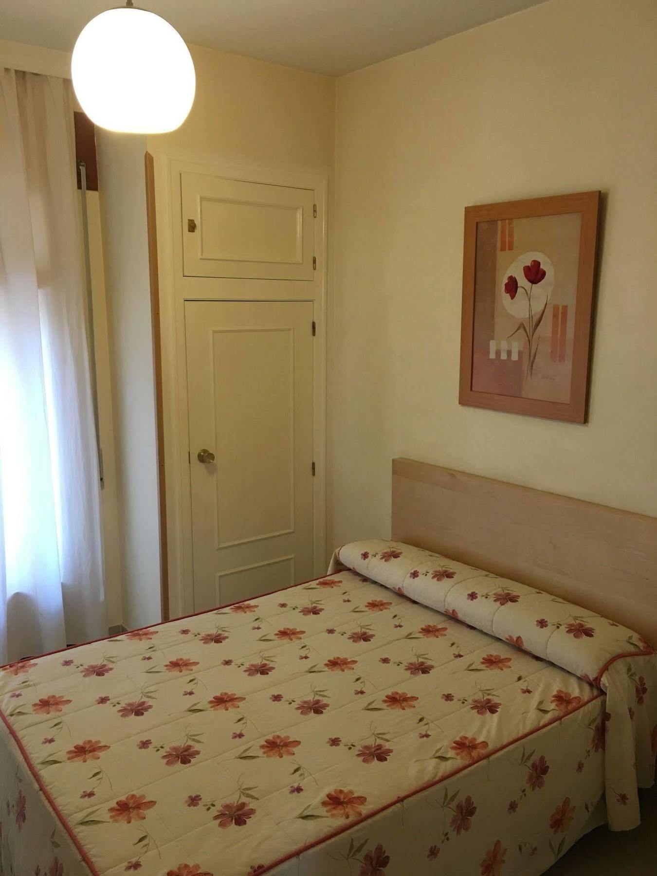 Hostal Cervantes Valdemoro Exterior foto