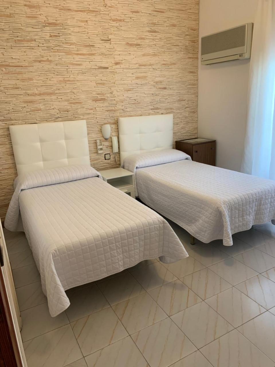 Hostal Cervantes Valdemoro Exterior foto